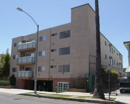 123 Mariposa N Ave, Unit 11 in Los Angeles, CA - Building Photo