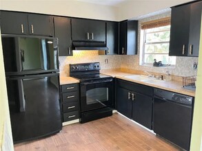 27064 Omni Ln in Punta Gorda, FL - Building Photo - Building Photo