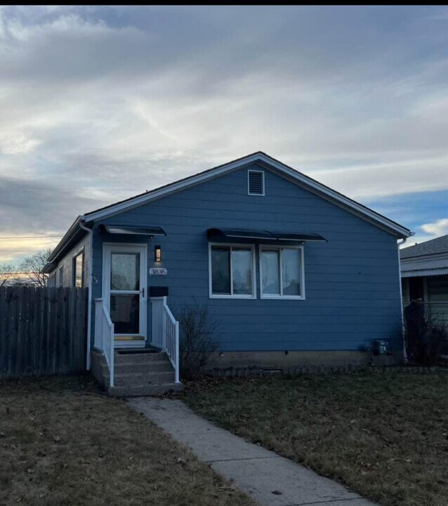 3835 S 17th St in Milwaukee, WI - Building Photo