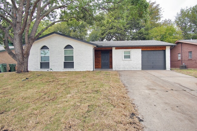 property at 2402 Ozark Dr