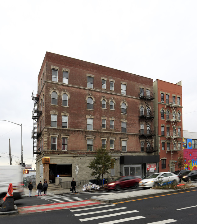 148 Bruckner Blvd in Bronx, NY - Building Photo