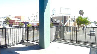 2828 University Ave-Unit -Unit 204 in San Diego, CA - Foto de edificio - Building Photo