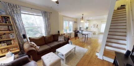 61 Dunnell Rd in Maplewood, NJ - Building Photo - Building Photo