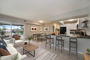7 Pointe Apartments in Indianapolis, IN - Building Photo