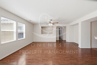 1368 Paddington Way in Plumas Lake, CA - Building Photo - Building Photo