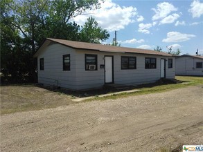 WACO STREET APARTMENTS in Gatesville, TX - Building Photo - Building Photo