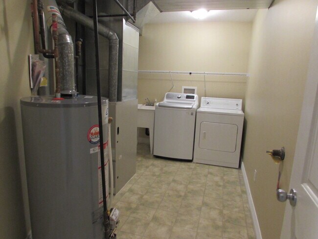 6517 Peregrine Rd in Nanaimo, BC - Building Photo - Building Photo