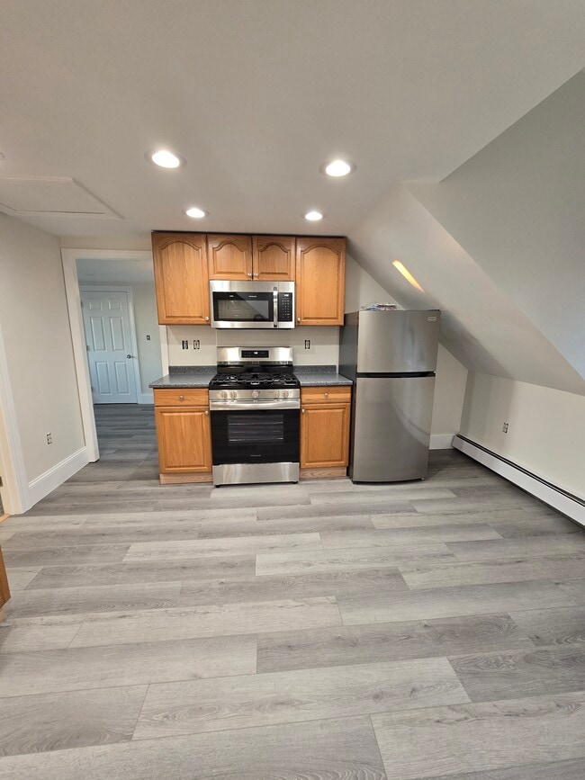 10 Summer St, Unit 3 in Beverly, MA - Building Photo - Building Photo