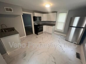 131 W High St in Ballston Spa, NY - Building Photo - Building Photo