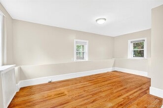 41 Saratoga Ave in Pleasantville, NY - Building Photo - Building Photo