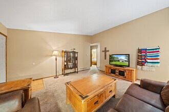 663 High St in Lake Geneva, WI - Foto de edificio - Building Photo