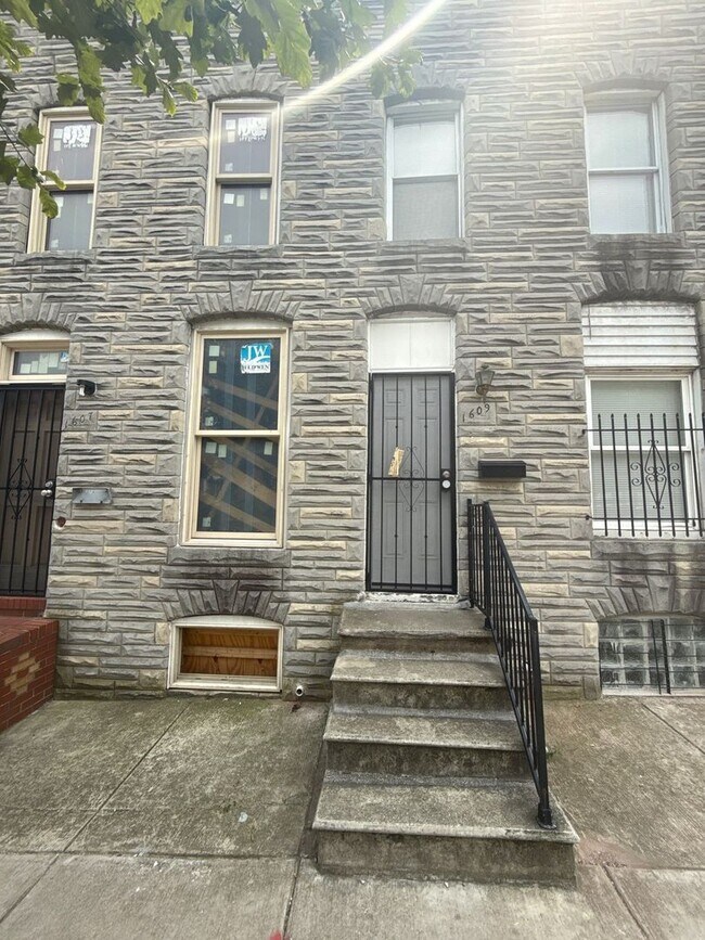 1609 W Pratt St in Baltimore, MD - Building Photo - Building Photo