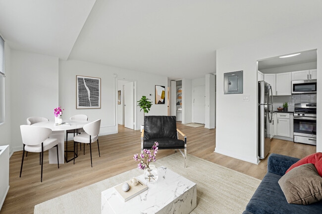 Sherwood at Southern Towers in Alexandria, VA - Foto de edificio - Building Photo