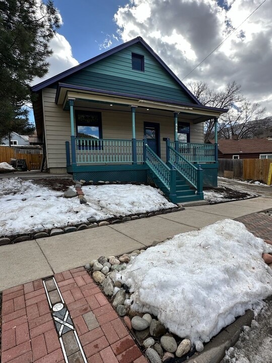 610 7th St in Glenwood Springs, CO - Building Photo