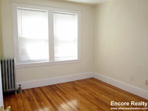 155 Summer St in Somerville, MA - Foto de edificio - Building Photo