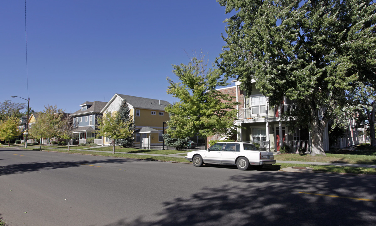 The Villages at Curtis Park in Denver, CO - Foto de edificio