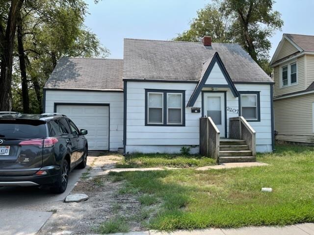2207 W McCormick St in Wichita, KS - Building Photo