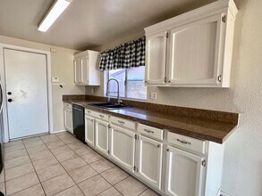 4427 N 102nd Dr in Phoenix, AZ - Building Photo - Building Photo