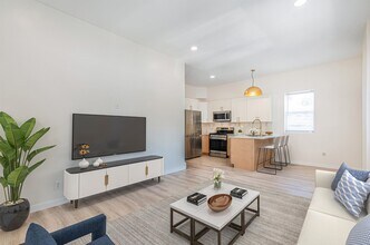 6137 Adams St in West New York, NJ - Building Photo - Building Photo