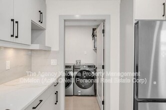 2163 Woodlawn St in Kelowna, BC - Building Photo - Building Photo