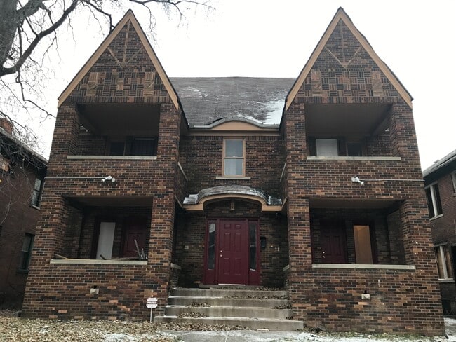property at 3235 W Grand St