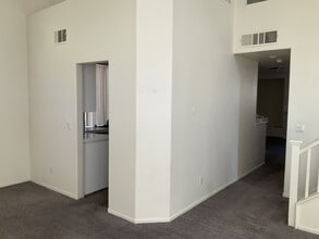 4799 Zanzibar Ln in Las Vegas, NV - Building Photo - Building Photo