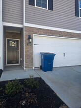 7020 Eclipse Trl in Whitsett, NC - Building Photo - Building Photo