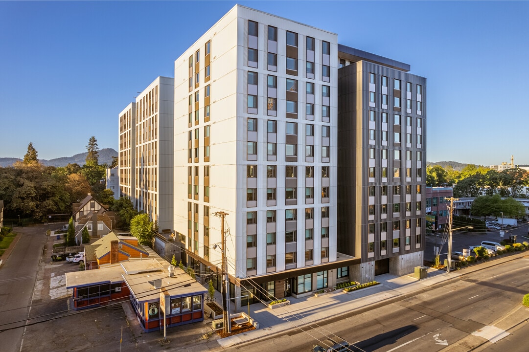 Union on Broadway in Eugene, OR - Foto de edificio