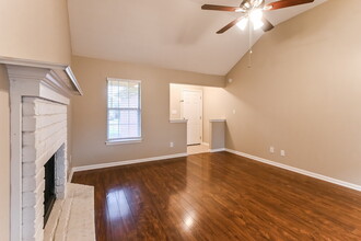 5819 Waverly Dr in Horn Lake, MS - Foto de edificio - Building Photo