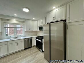 19 Hobbs Ct in Arlington, MA - Building Photo - Building Photo