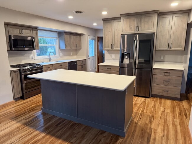 304 Madison St in State College, PA - Building Photo - Building Photo