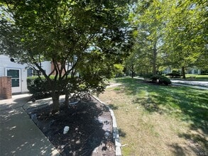 66 Homestead Village Dr in Warwick, NY - Building Photo - Building Photo