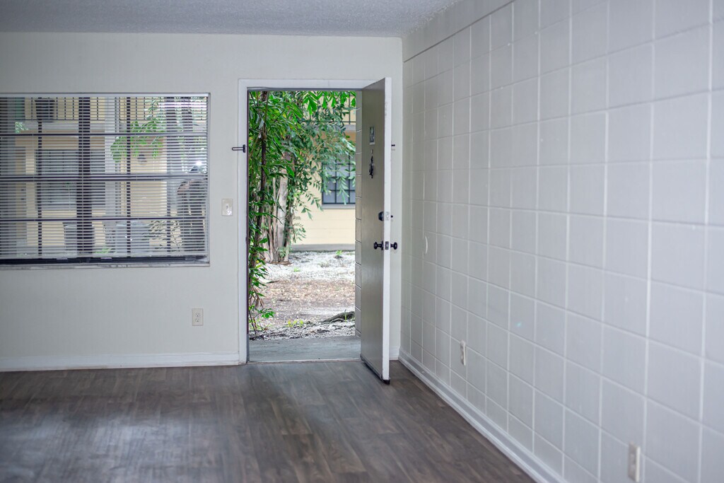 Fernwood Grove Apartments Tampa, FL Apartments