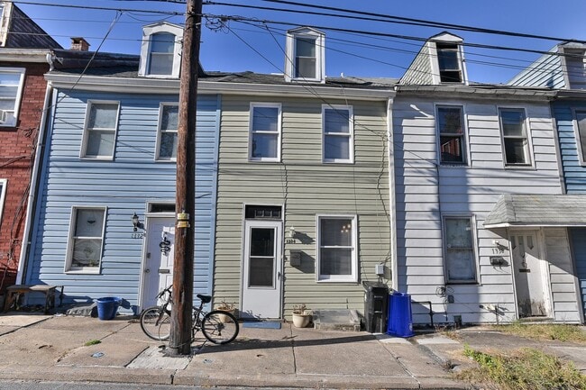 1334 Penn St in Harrisburg, PA - Building Photo - Building Photo