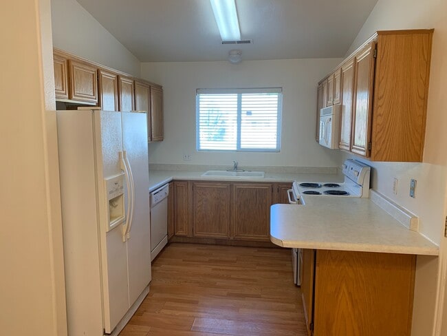 233 S 2700 E Cir in Saint George, UT - Building Photo - Building Photo