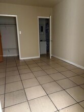 1384 NW 27th St in Miami, FL - Building Photo - Building Photo