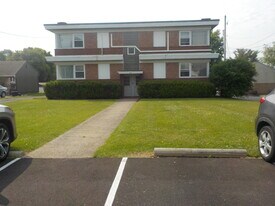 4832 E Trindle Rd, Unit #4 in Mechanicsburg, PA - Building Photo