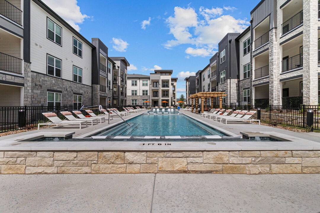 Cavalry at Liberty Hill in Georgetown, TX - Foto de edificio