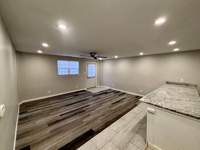 114 1/2-26-22 S 6th St in Council Bluffs, IA - Building Photo - Building Photo