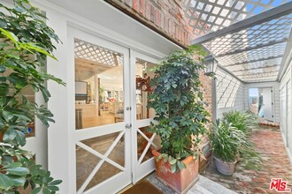 23648 Malibu Colony Rd in Malibu, CA - Building Photo - Building Photo
