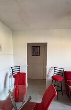 7155 NW 17th Ave in Miami, FL - Foto de edificio - Building Photo