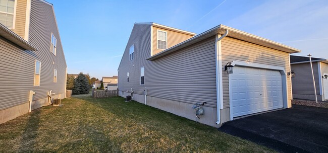 5113 Minuteman Ln in Liverpool, NY - Building Photo - Building Photo