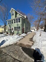 11 Roberts St in Bristol, CT - Building Photo