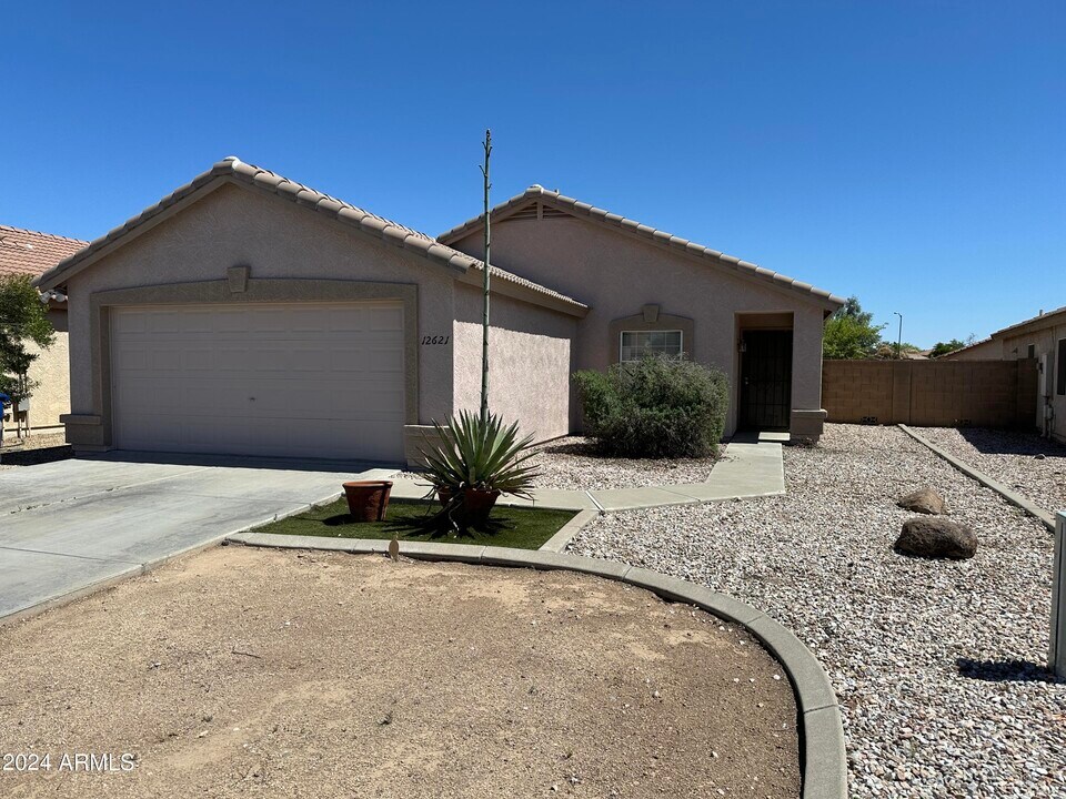 12621 W Myer Ln in El Mirage, AZ - Building Photo