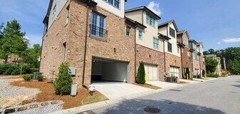 6076 Cushing Cir in Norcross, GA - Building Photo