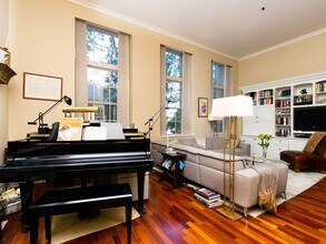 30 Monument Sq in Boston, MA - Building Photo - Building Photo