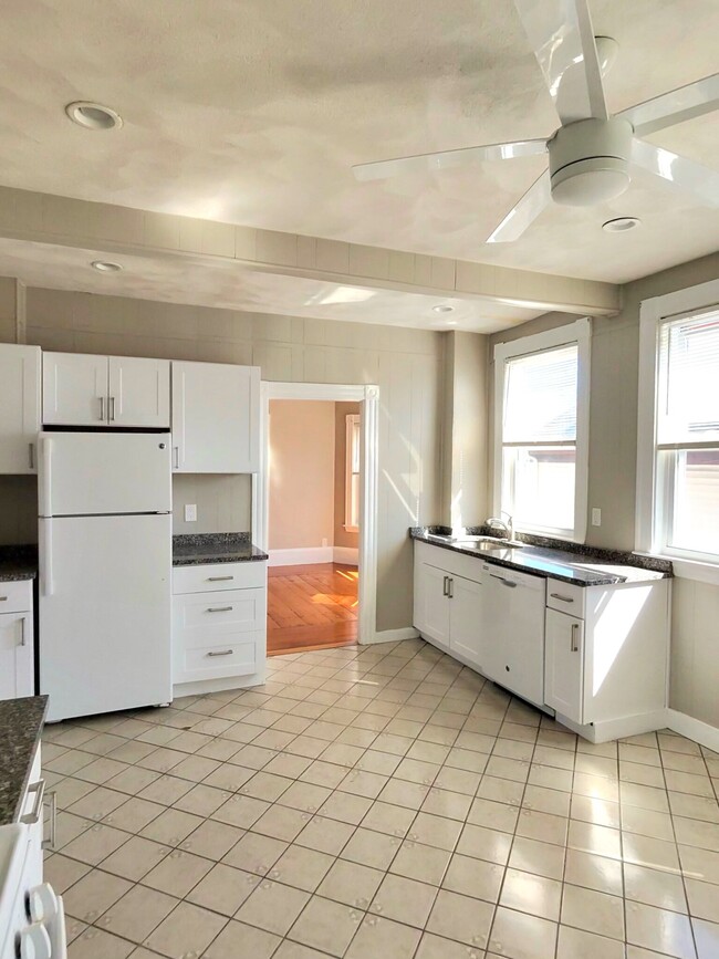 32 Garland St, Unit 2