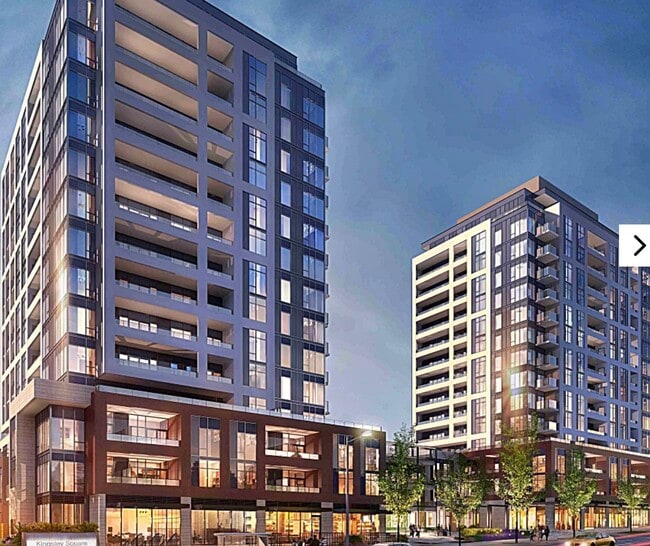 705 Davis Dr in Newmarket, ON - Building Photo - Building Photo