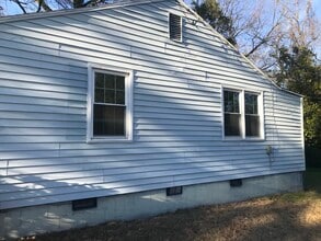 1403 Hyman Ave in Kinston, NC - Foto de edificio - Building Photo