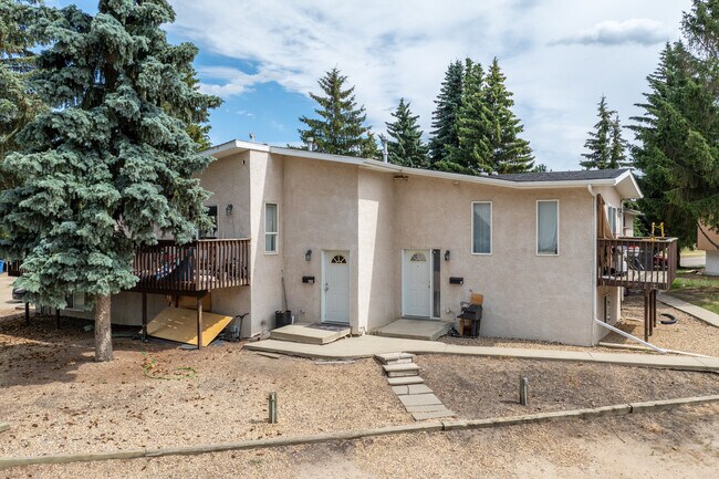 32F Orient in Red Deer, AB - Building Photo - Building Photo